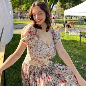 Meet your Posher, Mia